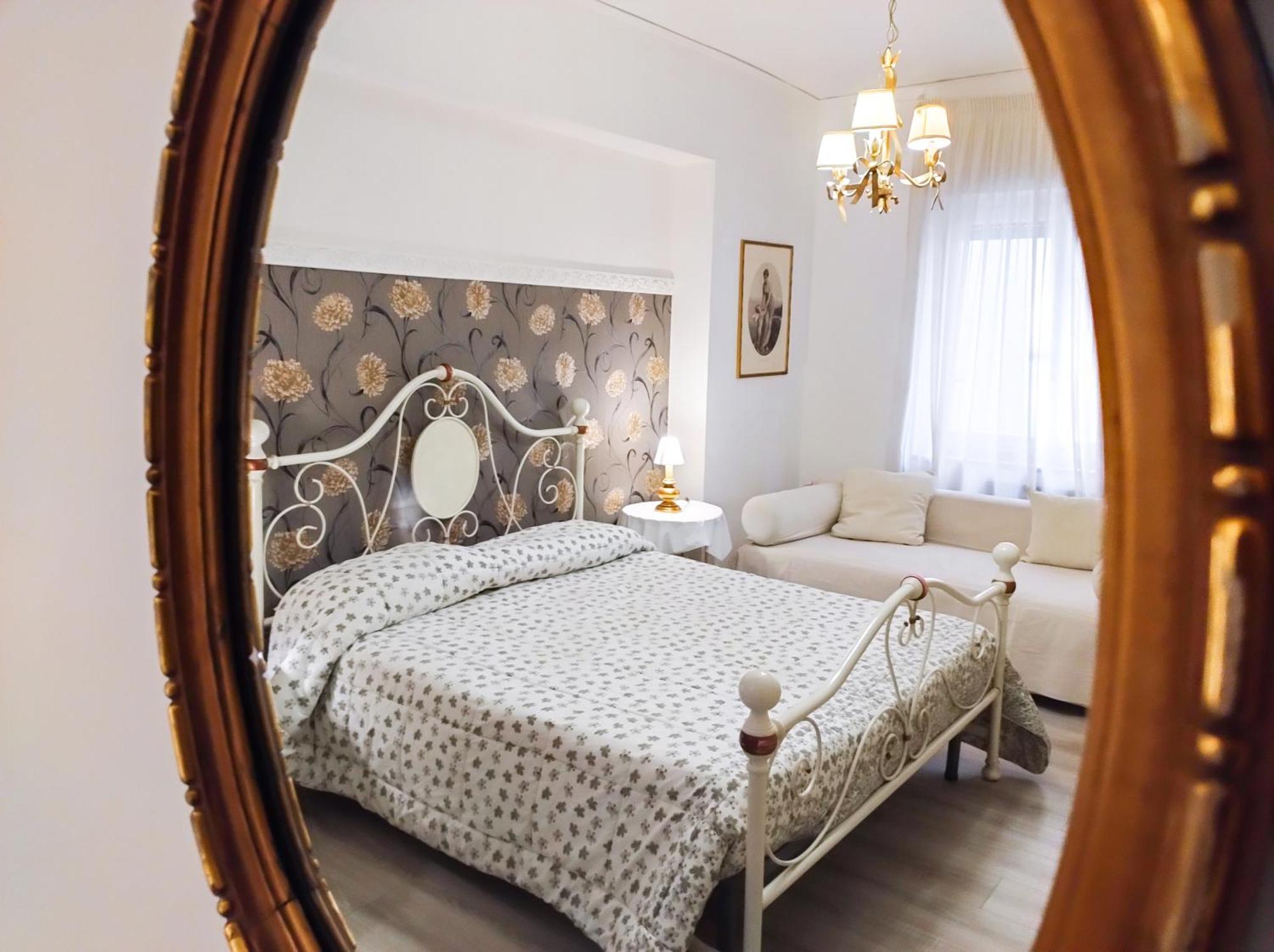 Casa Alessandro Casa Maria Francesca เนเปิลส์ ภายนอก รูปภาพ